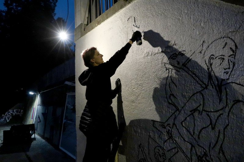 Performative Aktion von Natalia Korotyaeva + Alessandro Rauschmann / NK+AR: TRILLO